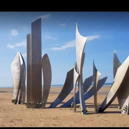 Claude Et Astrid Tour-en-Bessin